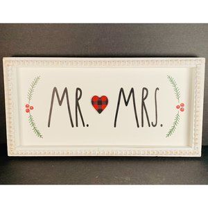 MR & MRS Sign Decor Wall Wreath Hanging Buffalo Check Holly Red White Black Enga